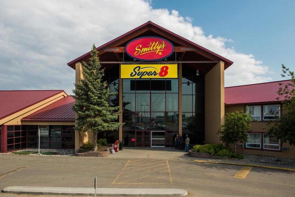Super 8 By Wyndham Sherwood Park/Edmonton Area Dış mekan fotoğraf