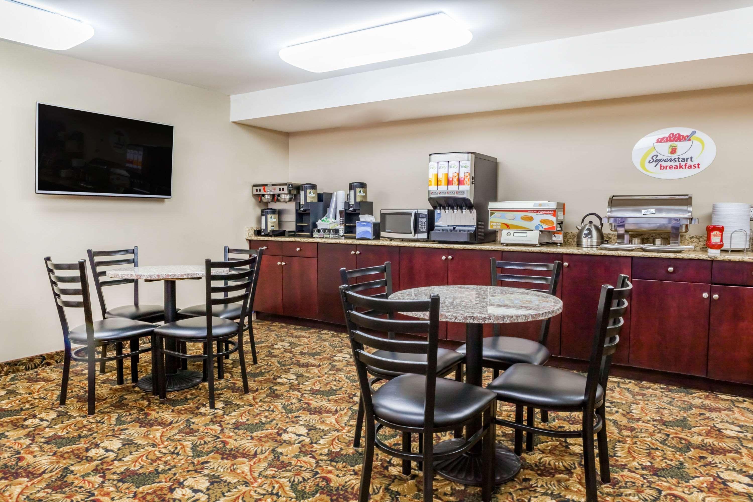 Super 8 By Wyndham Sherwood Park/Edmonton Area Dış mekan fotoğraf