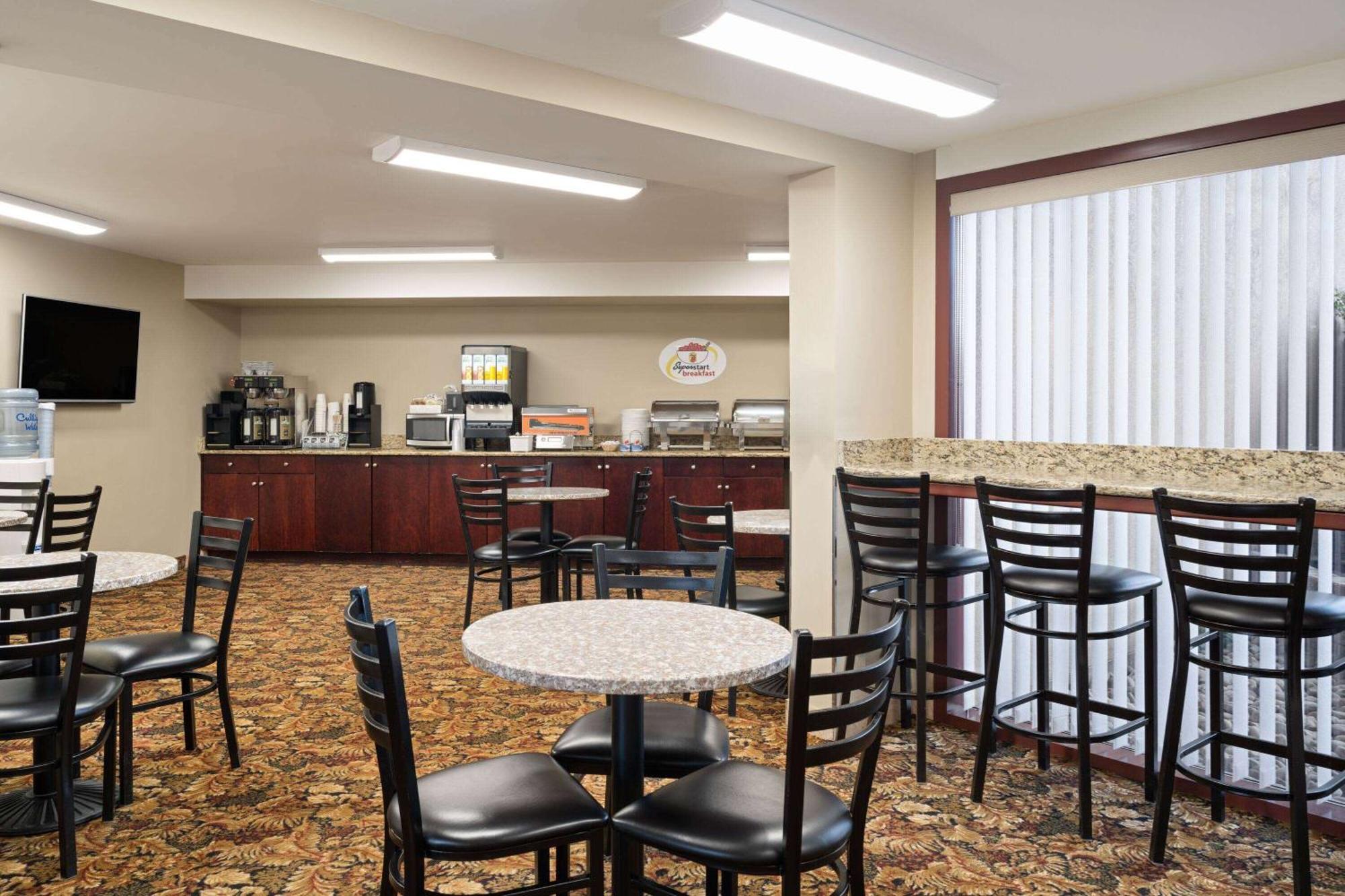 Super 8 By Wyndham Sherwood Park/Edmonton Area Dış mekan fotoğraf