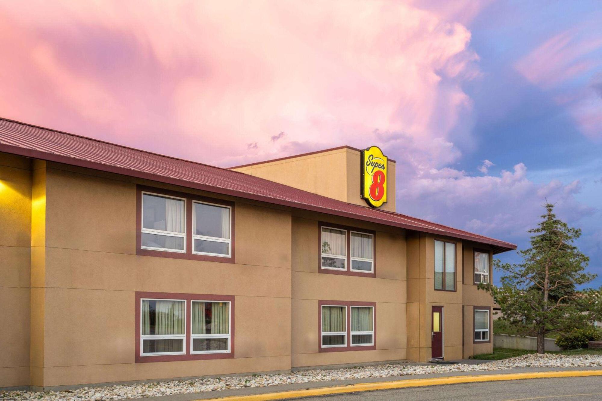 Super 8 By Wyndham Sherwood Park/Edmonton Area Dış mekan fotoğraf
