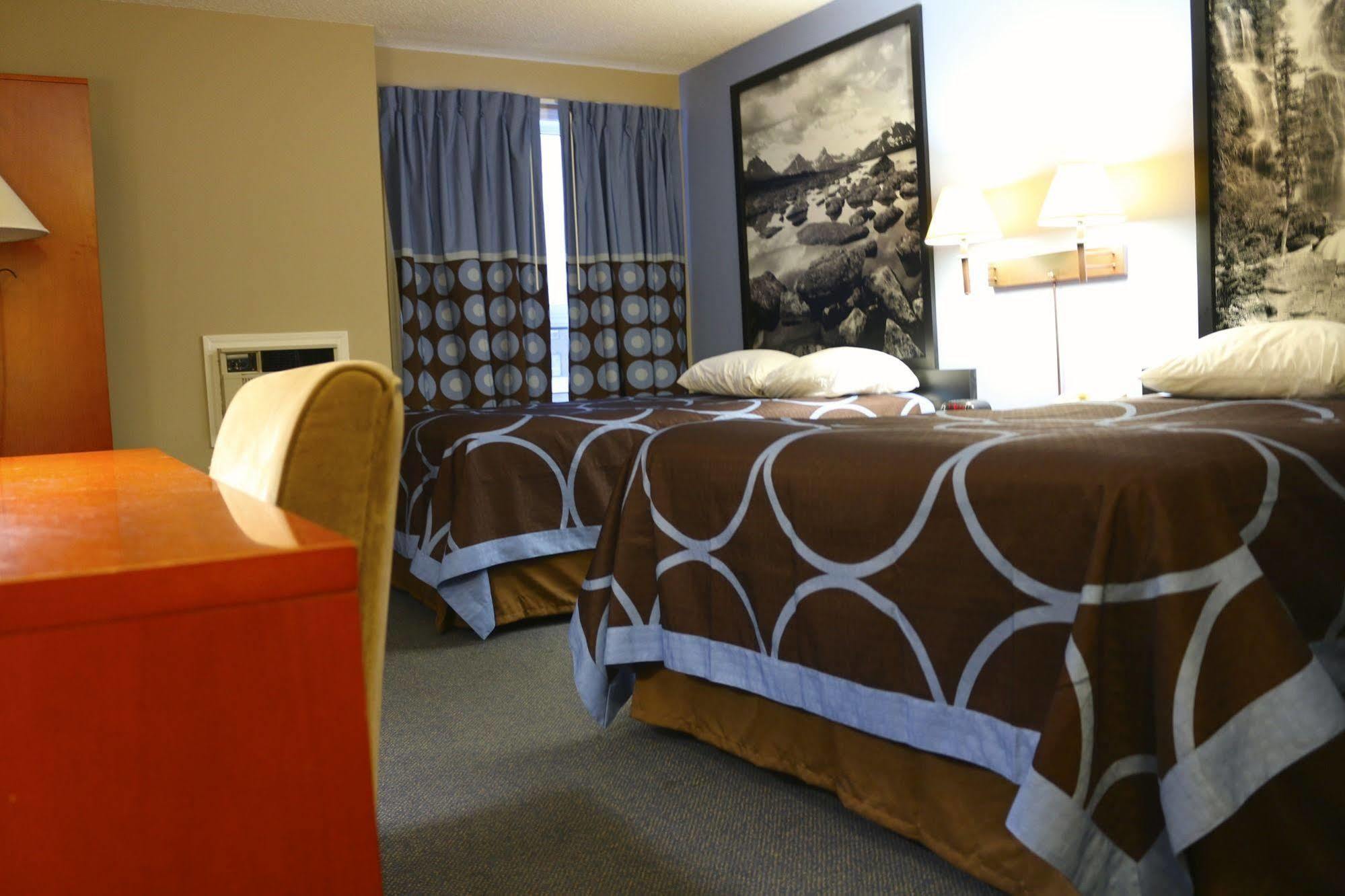 Super 8 By Wyndham Sherwood Park/Edmonton Area Dış mekan fotoğraf